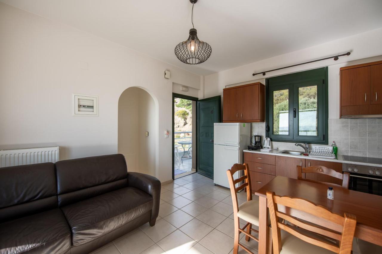 Portela Apartments Kampoula Keratókambos Eksteriør billede