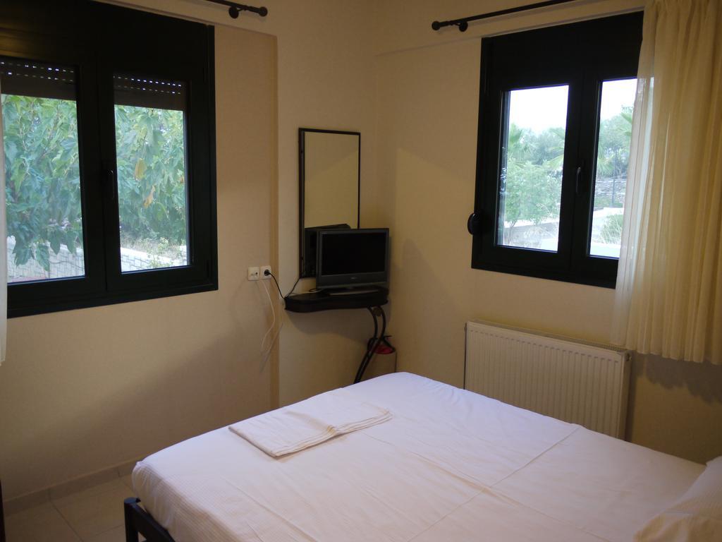 Portela Apartments Kampoula Keratókambos Eksteriør billede
